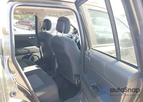 2016 Jeep Compass Sport z USA, uszkodzony, nr VIN 1C4NJDBB4GD506331